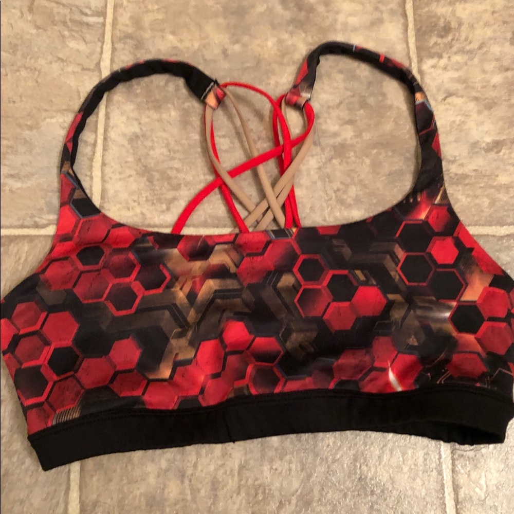 Her Universal sports bra